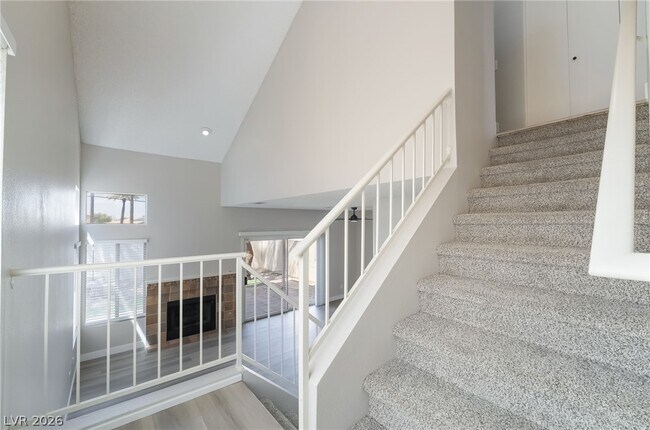 Building Photo - 1656 Cloister Ave