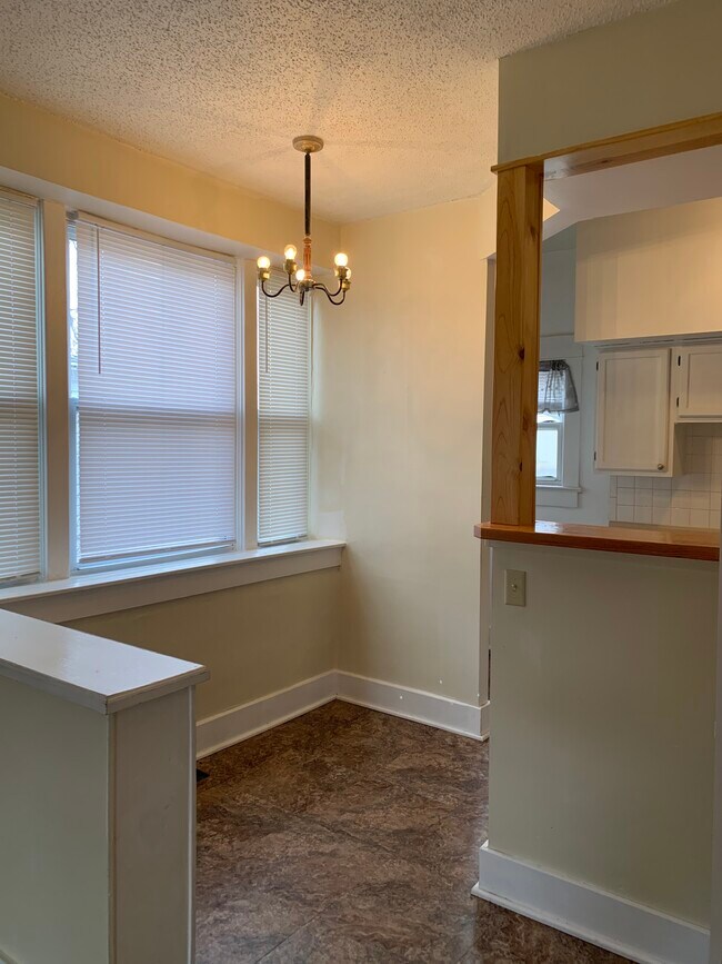 Building Photo - 329 W Claflin Ave