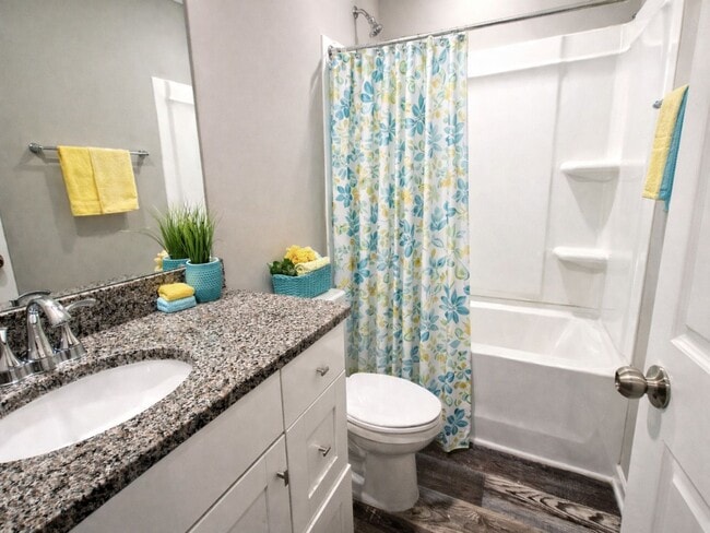 Building Photo - Beautiful 3BR 2.5BA Home in Salisbury • Tour Today