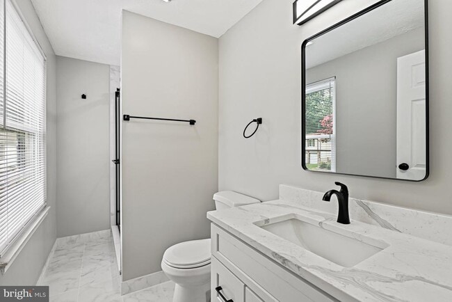 Building Photo - 9409 Mirror Pond Dr