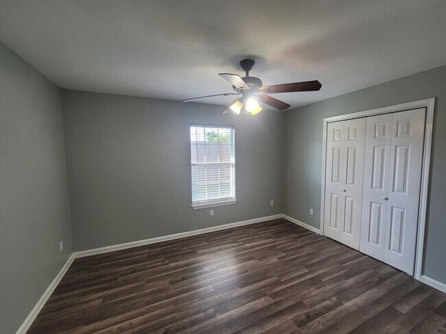 Building Photo - 1523 Campbell Ln