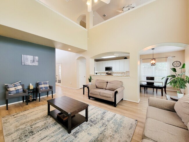 Building Photo - 17615 Forest Haven Trail