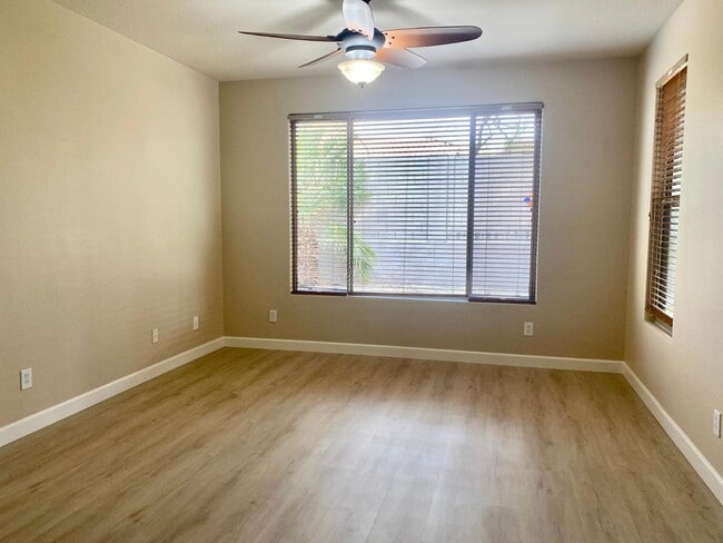 Building Photo - 2582 W Kit Carson Trail