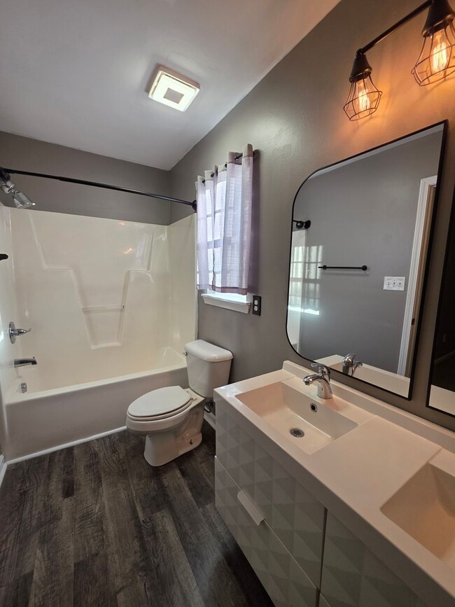 Building Photo - Quiet Neighborhood Charm with Easy Access to Swansboro & the Coast