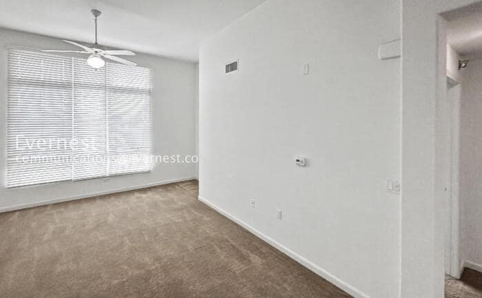 Building Photo - 1101 S Main St