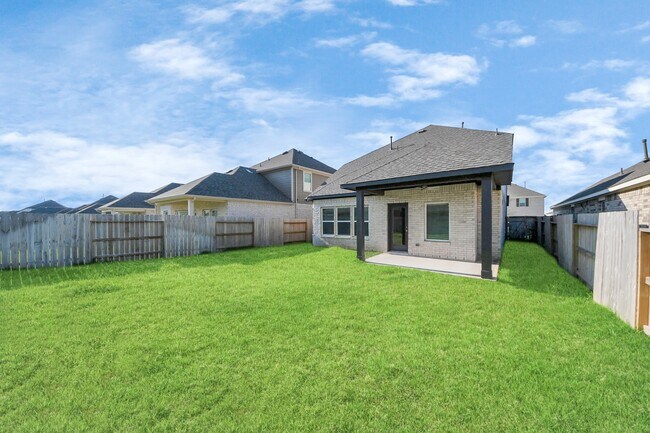 Building Photo - 21650 Wave Holw Dr