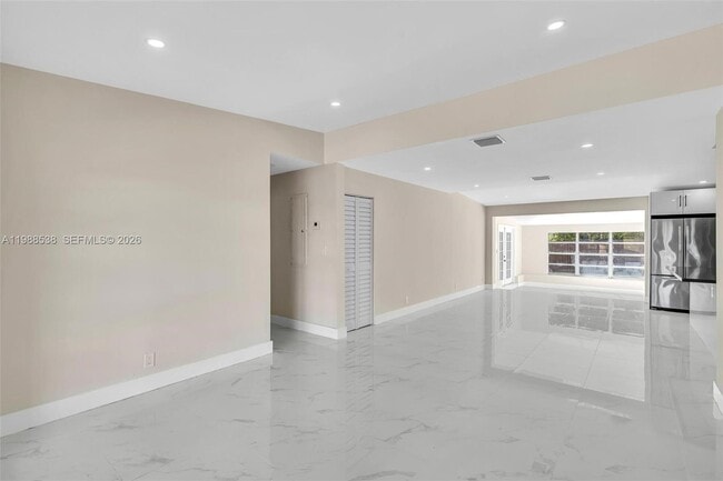 Building Photo - 1600 SW 9th St