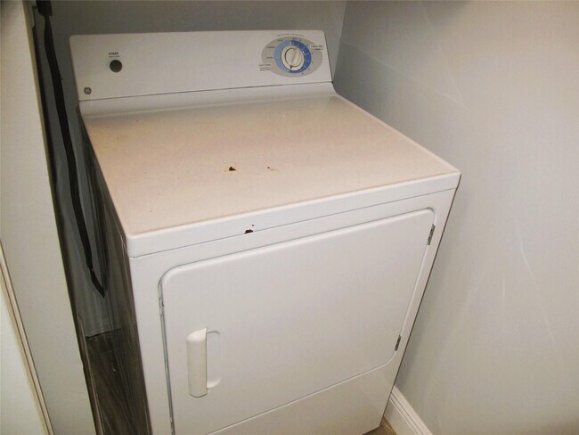 Building Photo - 1263 SW 46th Ave