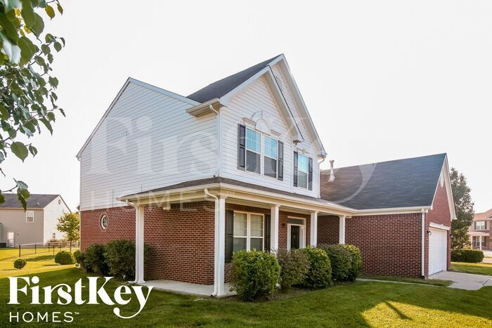 Building Photo - 2547 Greythorne Dr