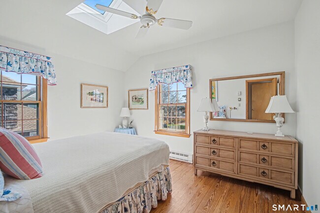 Building Photo - 217 W Shore Ave