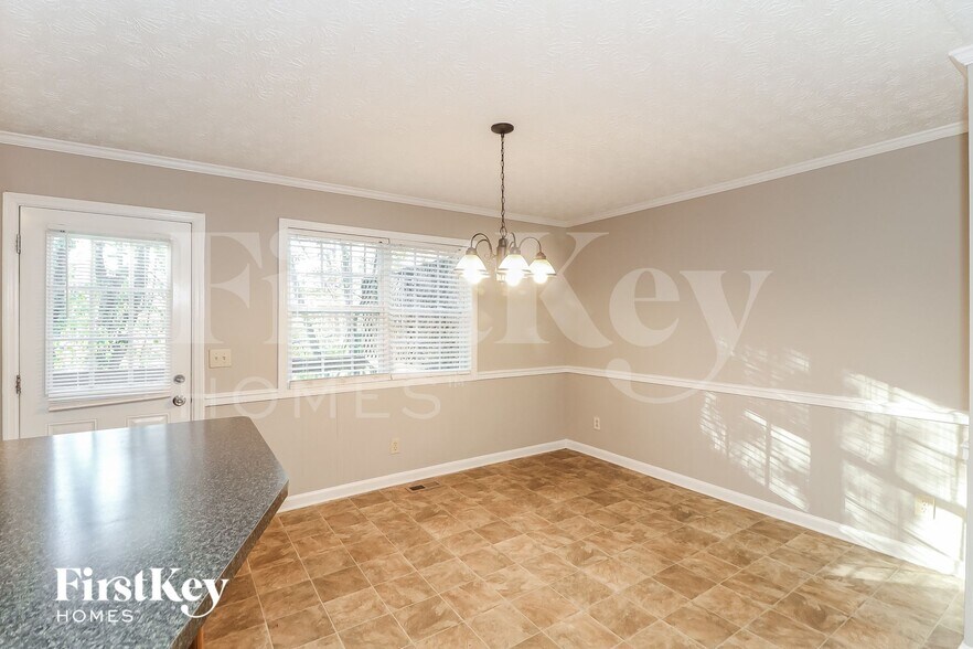 Building Photo - 2739 Hawk Trace NE