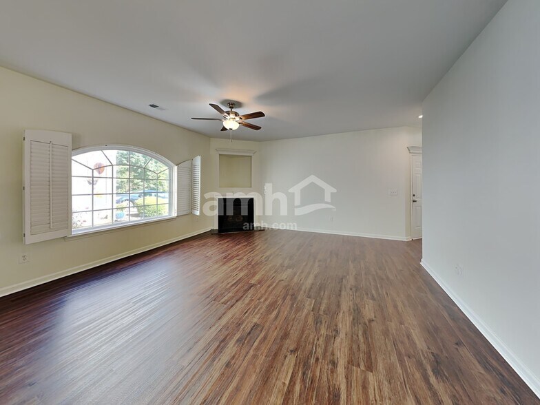 Building Photo - 139 Pin Oak Ct