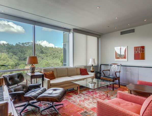 Building Photo - 200 Patterson-910.2