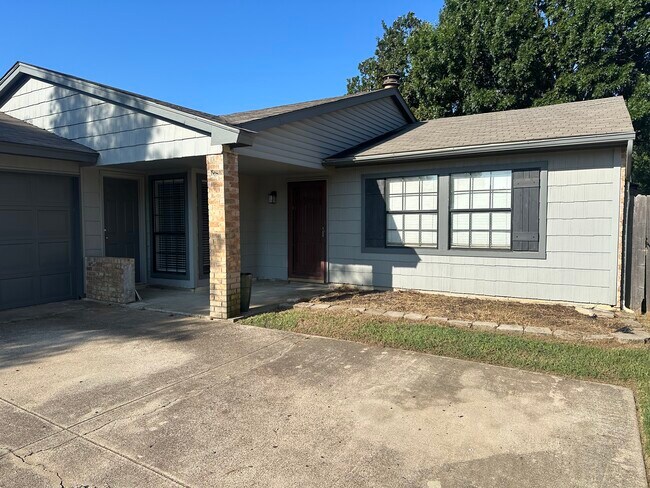 Building Photo - 2601 Driskill Dr