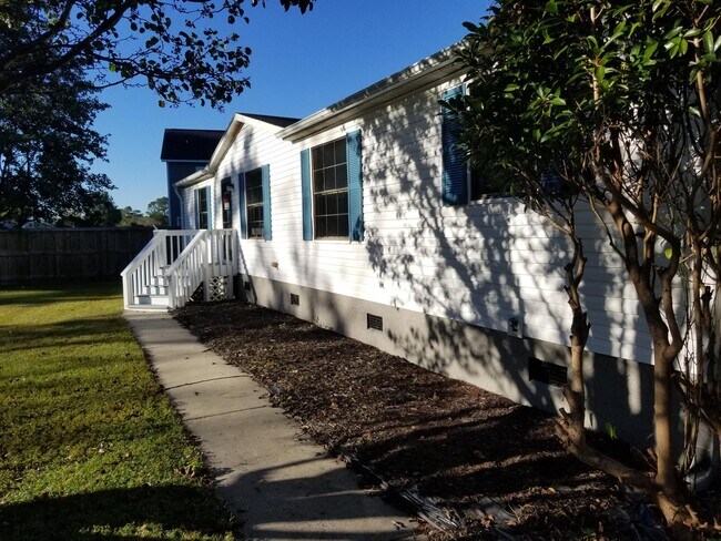 Building Photo - 801 Jetty Ct