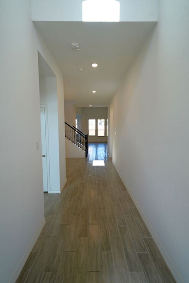 Building Photo - Luxury Living in Davis Ranch