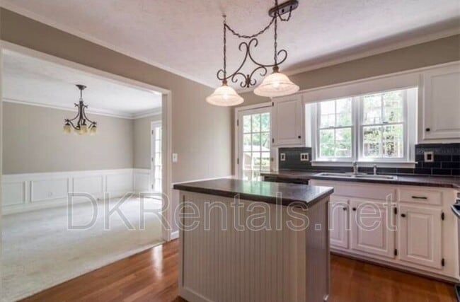 Building Photo - 637 Corbin Lake Ct