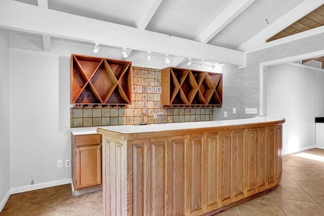 Building Photo - 505 River Valley Rd NW