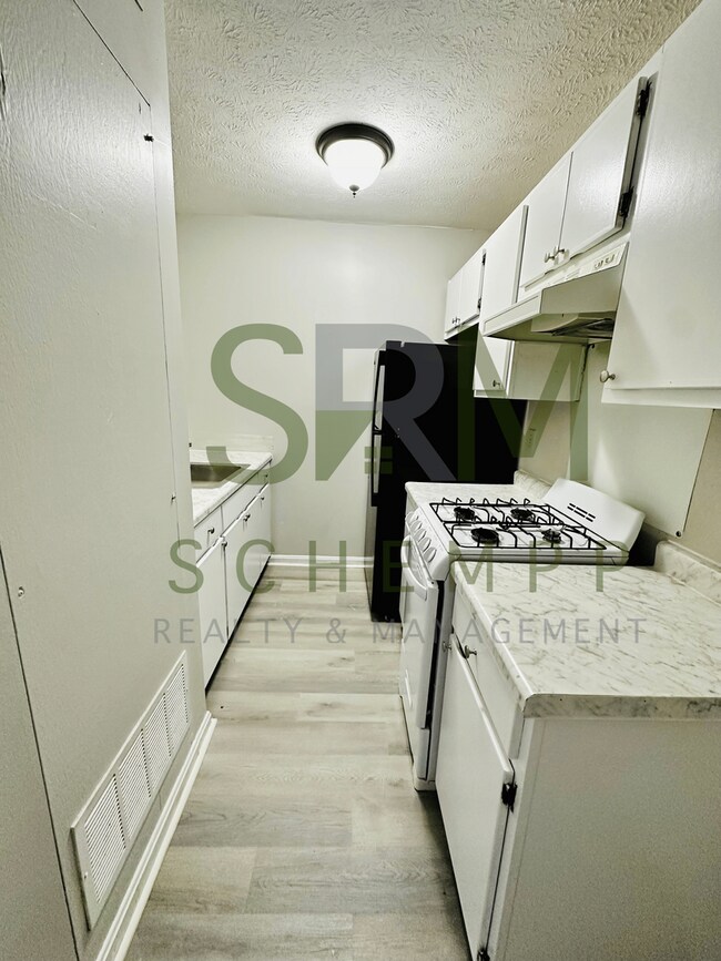Building Photo - Updated 1BR in Portland! *Section 8 accepted*
