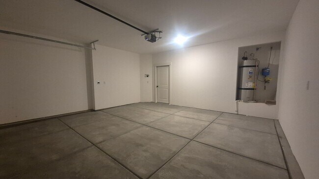 Building Photo - 5677 S Weehawken Ln