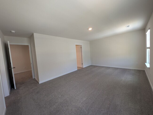 Building Photo - Beautiful New Build Home located in the Cardinal Creek Community!