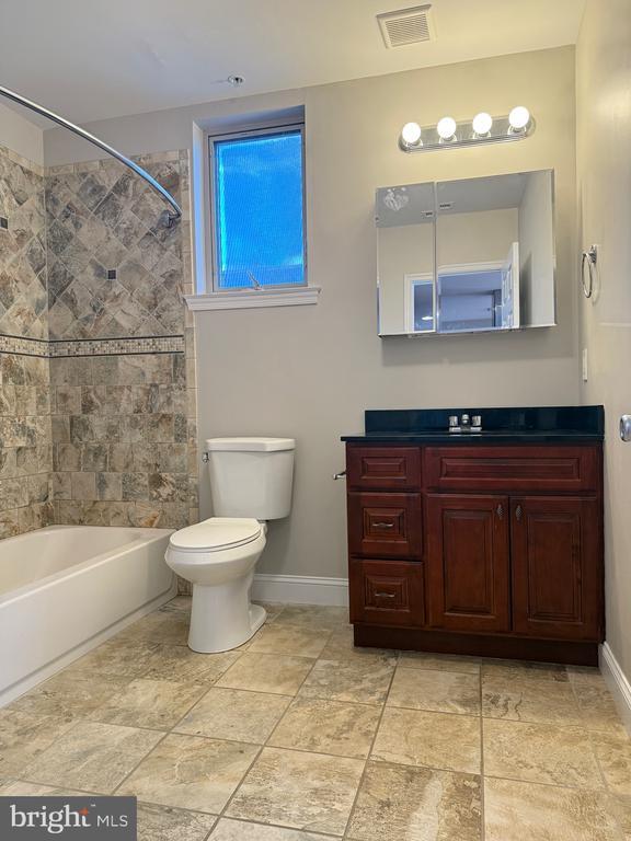 Building Photo - 1521 Poplar St