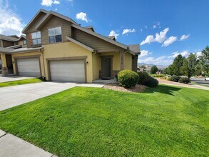 Building Photo - 14558 S Pebble Rose Dr