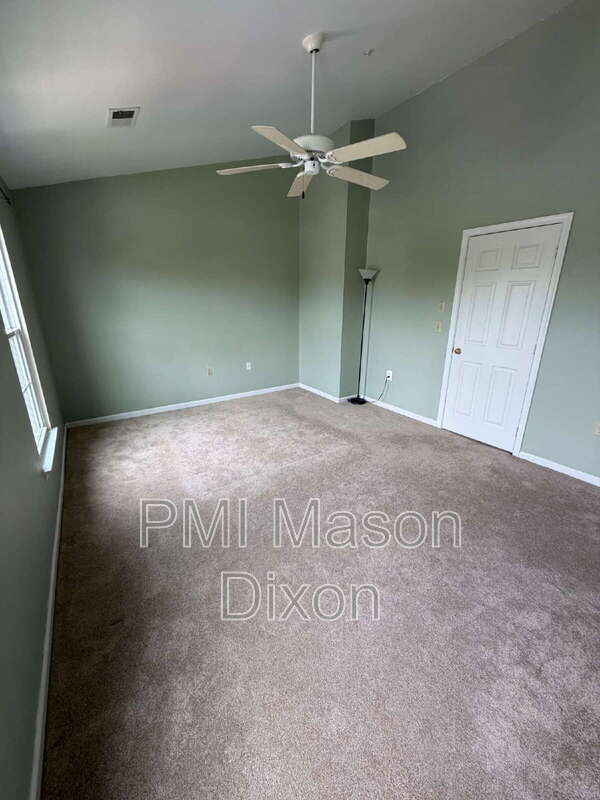 Building Photo - 2404 Sandwich Ct
