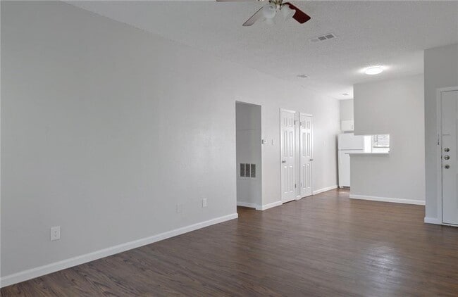 Building Photo - 9507 Kempler Dr
