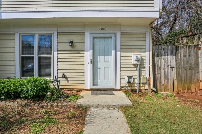 Building Photo - 1509 Kilmuir Way