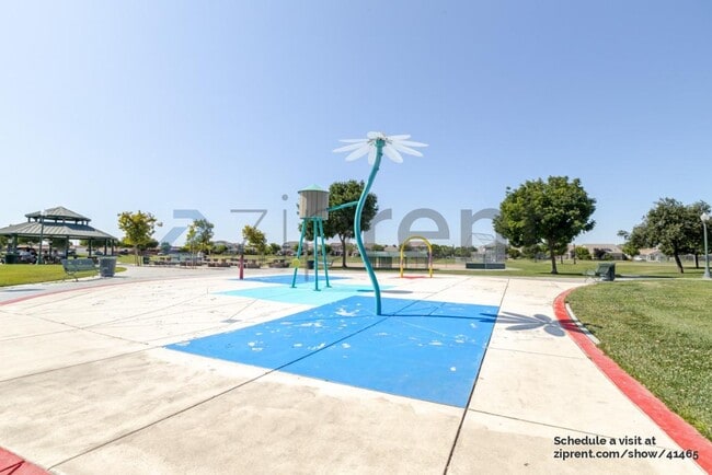Building Photo - 776 Open Range Ave