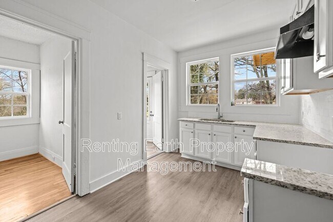 Building Photo - 2204 28th St N