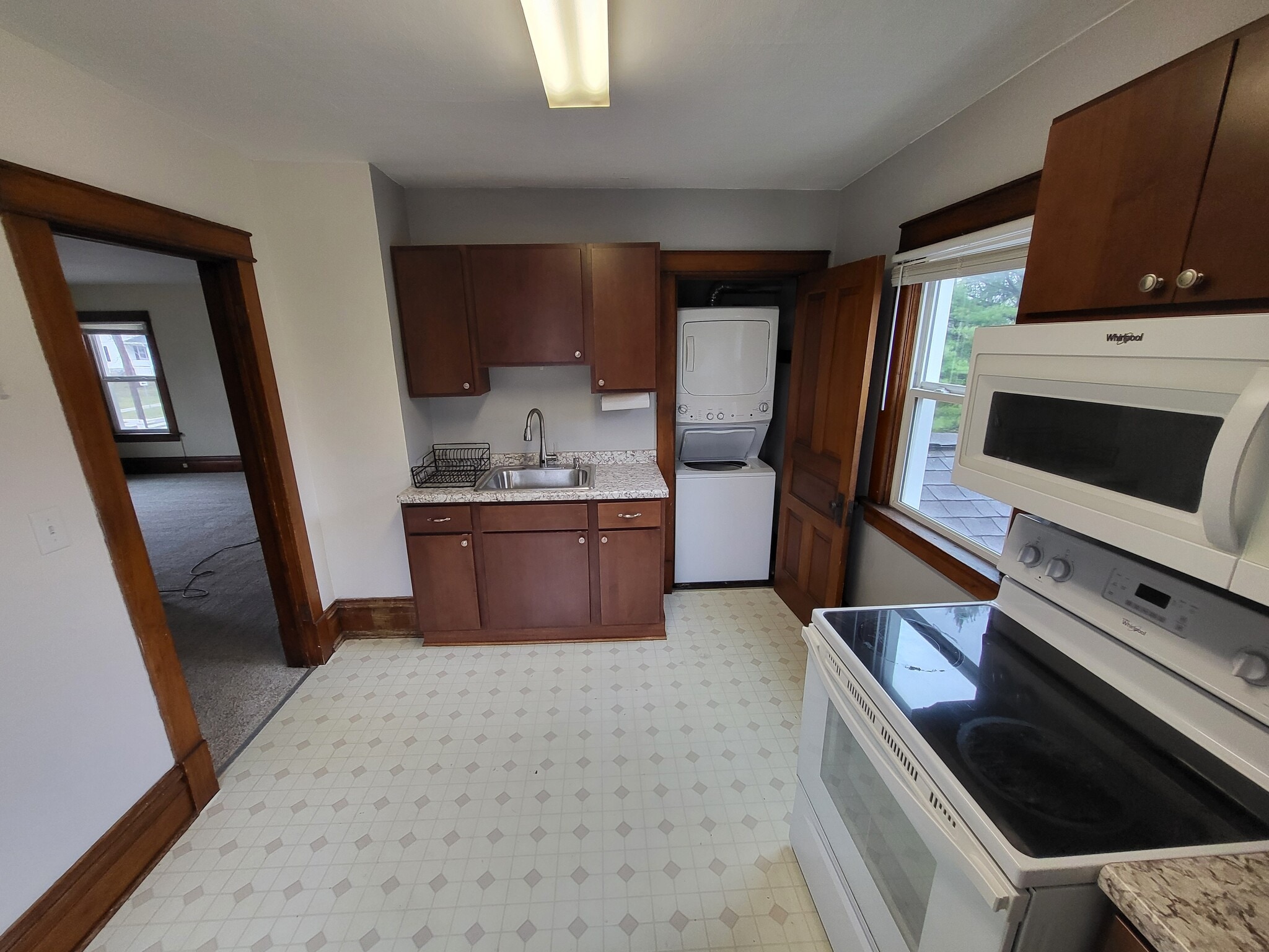 Kitchen - 6016 Exchange St