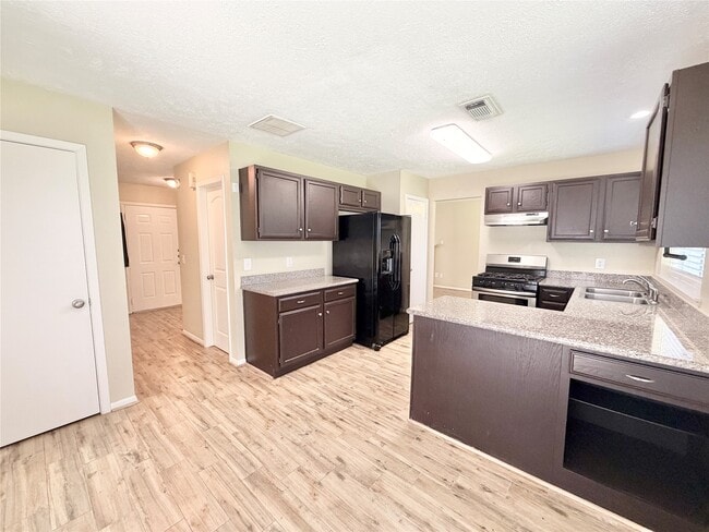 Building Photo - 12230 Fetlock Dr