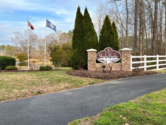 Building Photo - Easy Single Floor Living