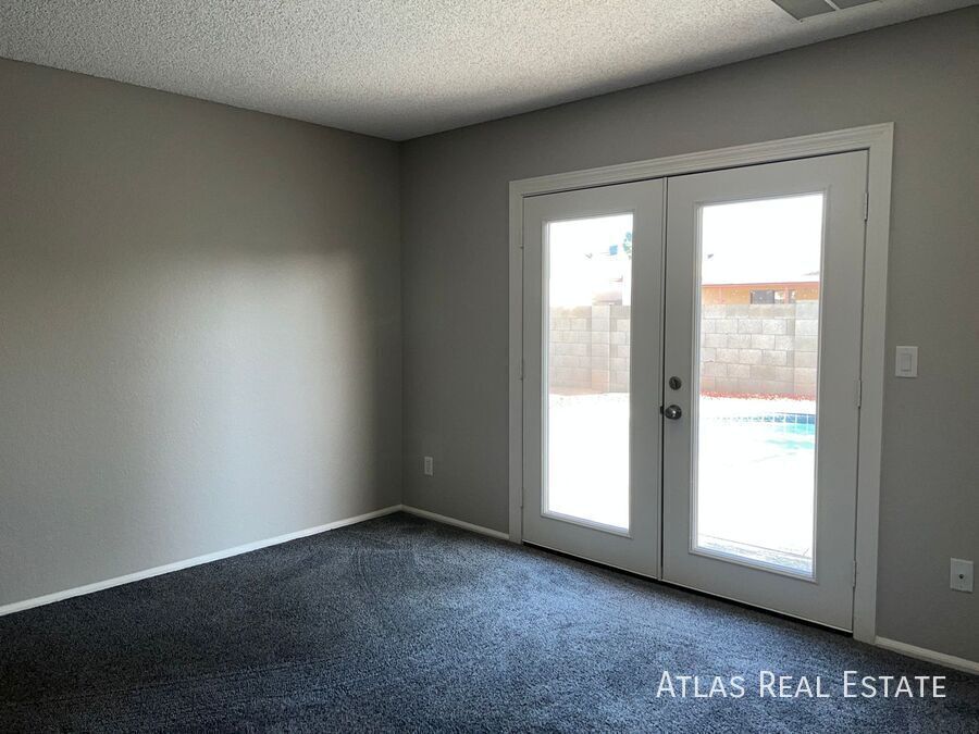 Building Photo - 4145 W Bluefield Ave