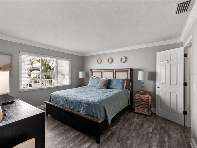 Building Photo - 185 Brightwater Dr