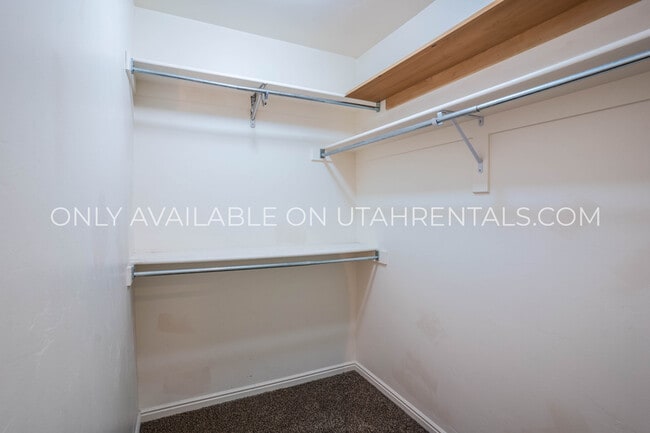 Building Photo - 12824 S Timber Run Dr