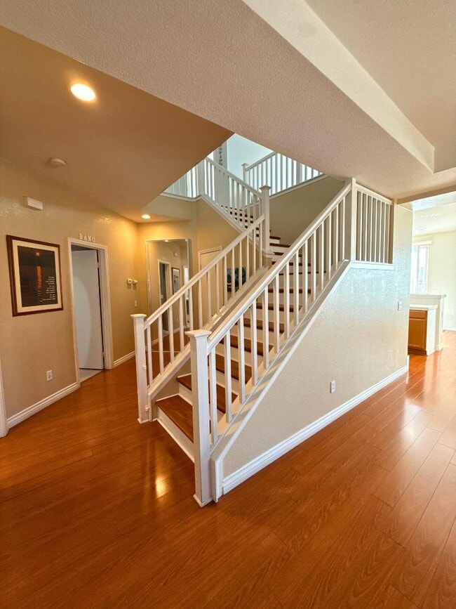 Building Photo - 14115 Desert Rose St