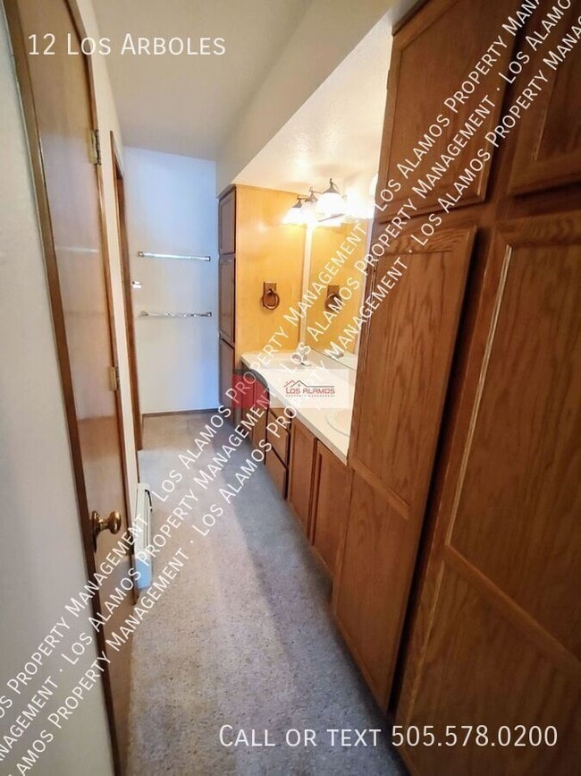 Building Photo - 12 Los Arboles Dr