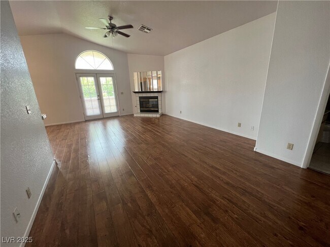 Building Photo - 8301 Boseck Dr