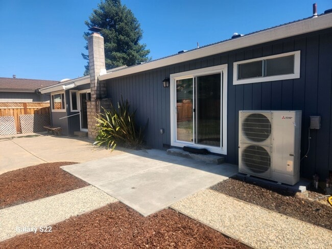 Building Photo - This is a Must See beautiful 3 bedroom, 2 ...
