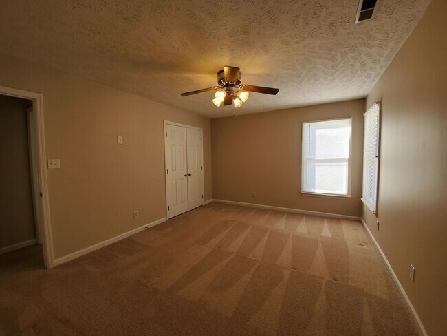 Building Photo - 8714 Tangletree Dr