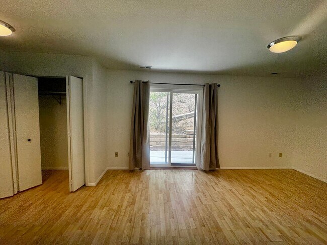 Building Photo - 603 Manitou Blvd