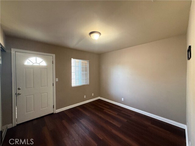 Building Photo - 7051 Lindley Ave