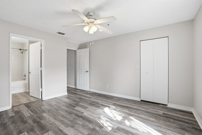 Building Photo - 8215 Ibis Club Dr