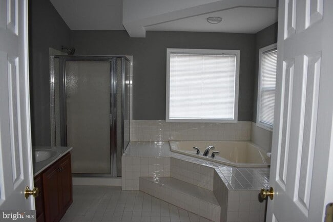 Building Photo - 29 Snow Dr