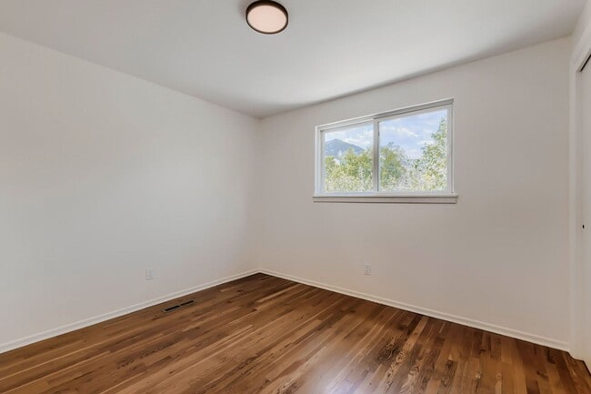 Building Photo - 1290 Judson Dr