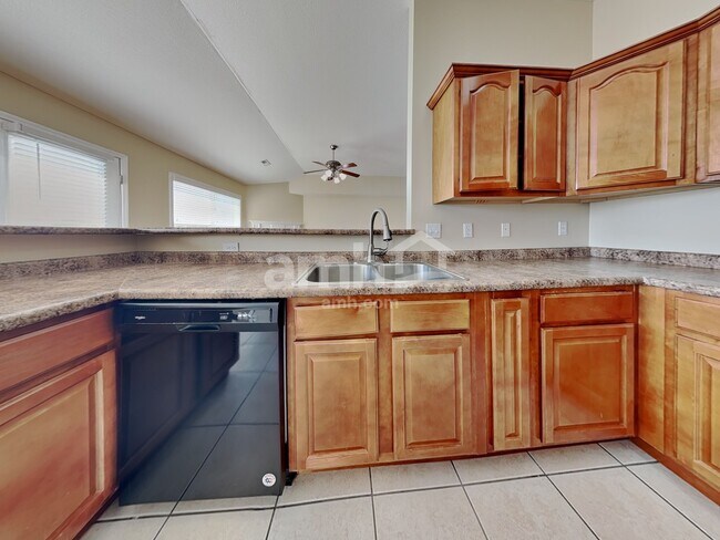 Building Photo - 1061 Saint Johns Dr
