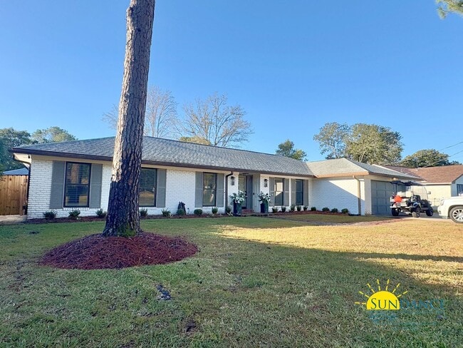 Building Photo - Exquisite Designer Home in Central Fort Walton Beach
